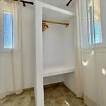 Restia * Donousa