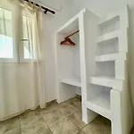 Restia * Donousa
