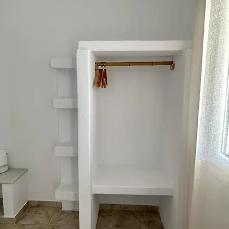 Restia Donoussa